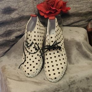 Del Toro Italian  chukka sneaker